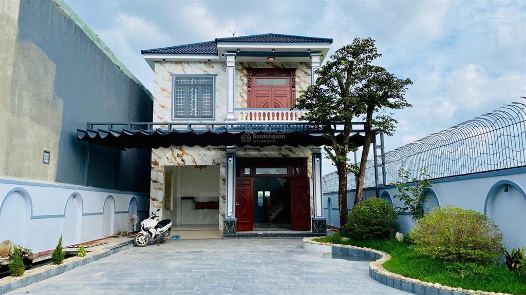 Biệt thự mái nhật 10x46m đẳng cấp có hồ cá koi vào ở đón tết