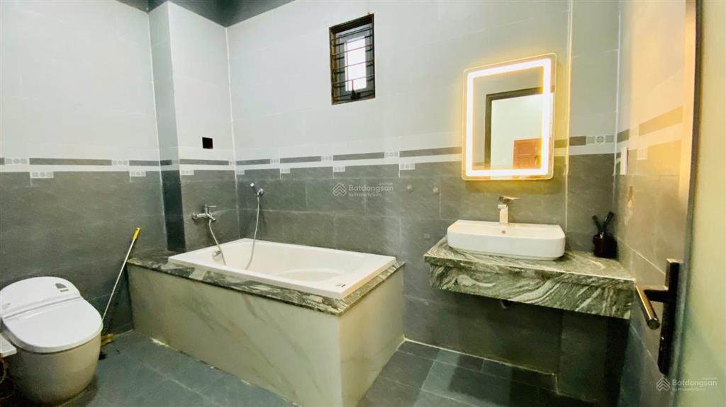 Biệt thự mái nhật 10x46m đẳng cấp có hồ cá koi vào ở đón tết