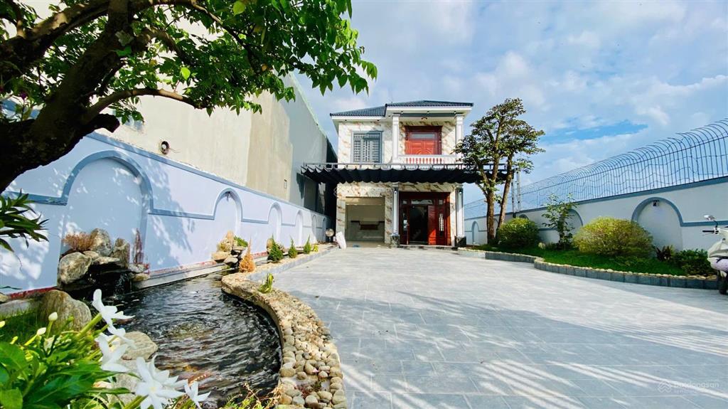 Biệt thự mái nhật 10x46m đẳng cấp có hồ cá koi vào ở đón tết