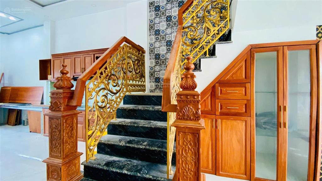 Biệt thự mái nhật 10x46m đẳng cấp có hồ cá koi vào ở đón tết