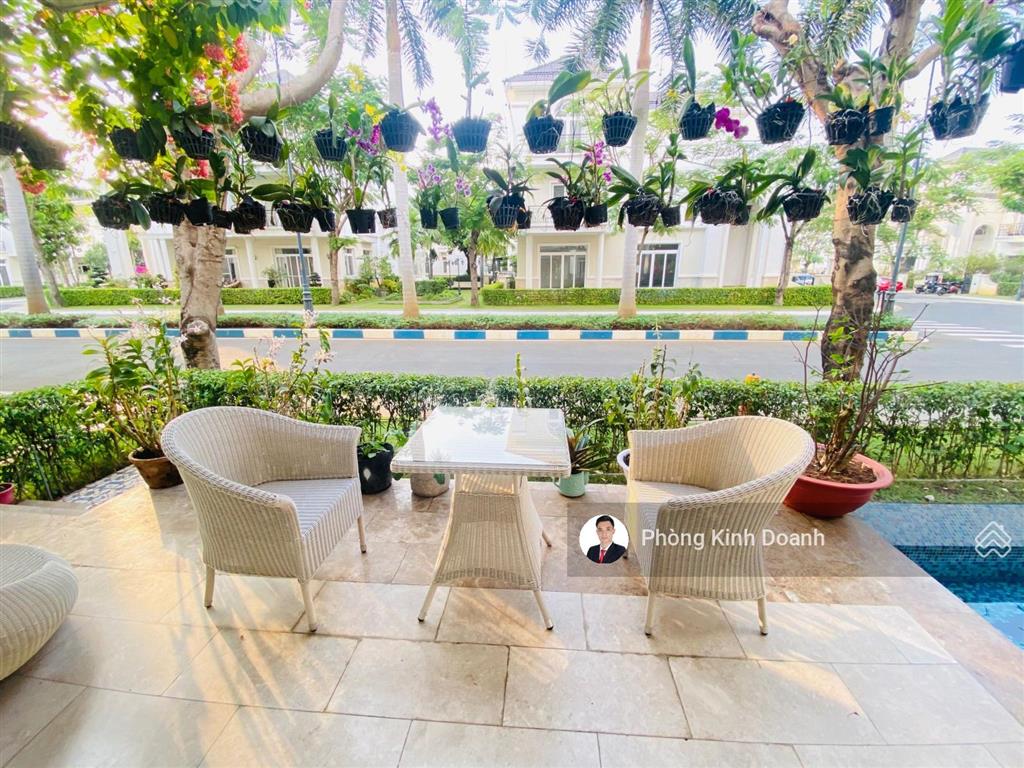 Bán nhanh  căn góc 2 mặt thoáng trục đường chính. dt 270m2. full nội thất cao cấp. giá 58 tỷ