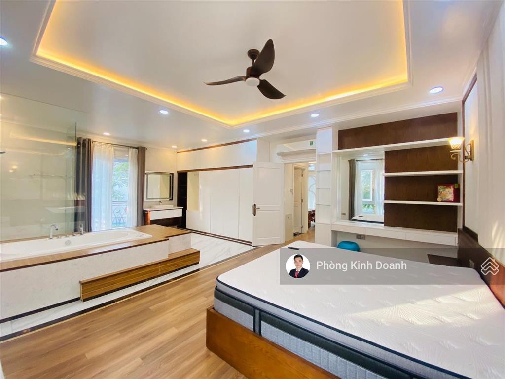 Bán nhanh  căn góc 2 mặt thoáng trục đường chính. dt 270m2. full nội thất cao cấp. giá 58 tỷ