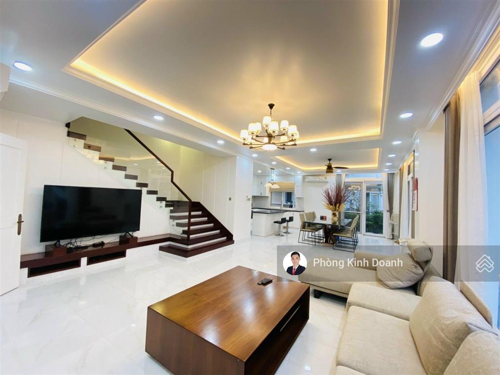 Bán nhanh  căn góc 2 mặt thoáng trục đường chính. dt 270m2. full nội thất cao cấp. giá 58 tỷ