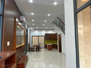 Độc quyền bán căn nhà dự án verosa park diện tích 7x17m, xây 1 trệt 3 lầu . view công viên dự án