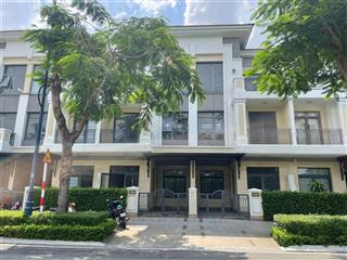 Độc quyền bán căn 6x17m trục đường chính 20m. sổ hồng riêng. đối diện công viên lớn. giá 17 tỷ