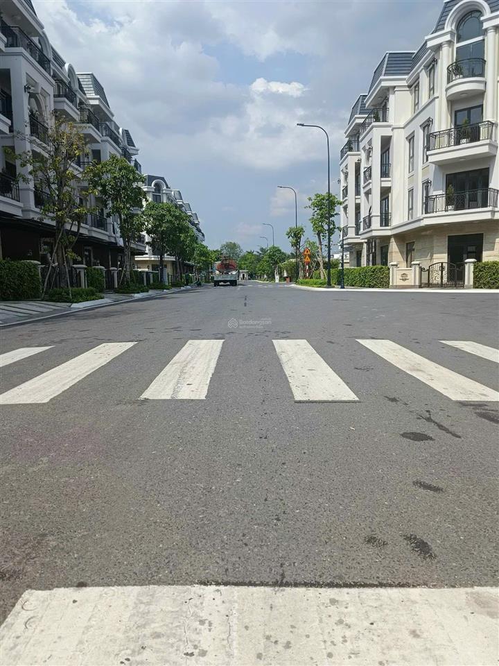 Bán cắt lỗ  căn sân vườn 7x19m trục đường 16m. hướng đông nam. hiện tại đang thấp trong dự án