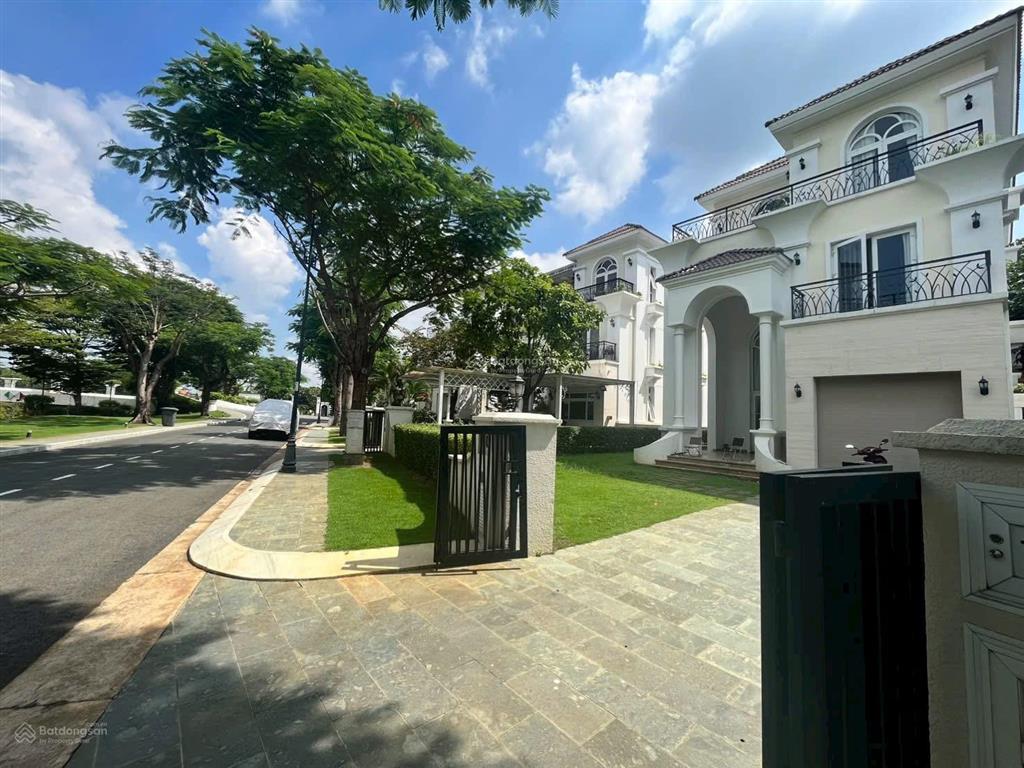 Chính chủ  gửi bán căn, biệt thự đơn lập the venica view sông, dt đất 487m2, xây 1 triệt 2 lầu