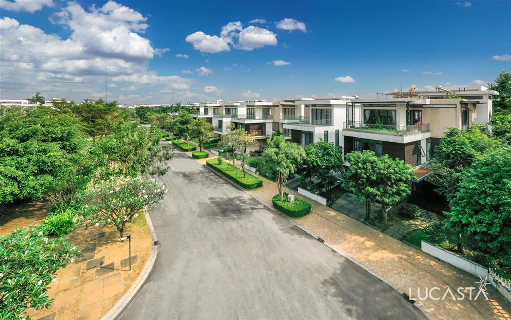 Cần bán gấp căn biệt thự song lập diện tích 230m2 nhà có nội thất. trục đường lớn 20m. hướng bắc