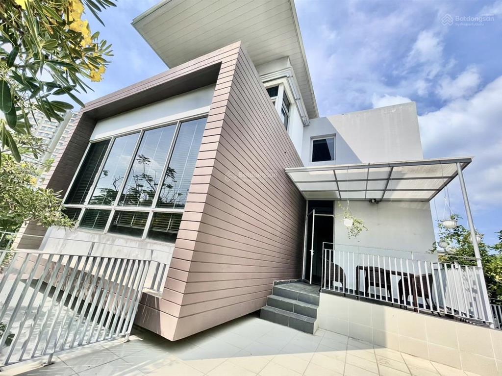 Cần bán gấp căn biệt thự đơn lập khu compound an ninh 24/7  dt 581m2  giá tốt nhất thị trường