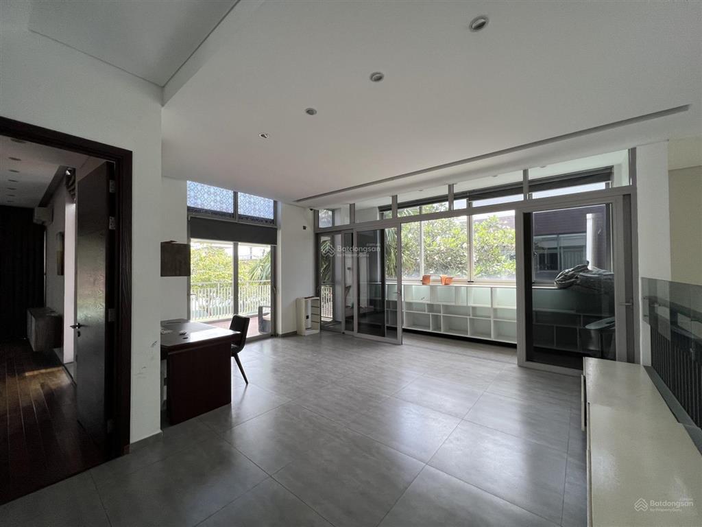 Cần bán gấp căn biệt thự đơn lập khu compound an ninh 24/7  dt 581m2  giá tốt nhất thị trường