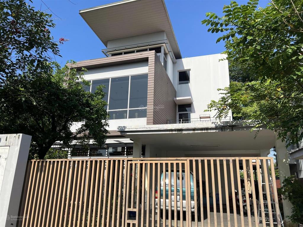 Chính chủ  bán gấp căn góc 2 mặt thoáng. dt 458m2. nhà nội thất cơ bản. giá 52 tỷ tốt nhất dự án