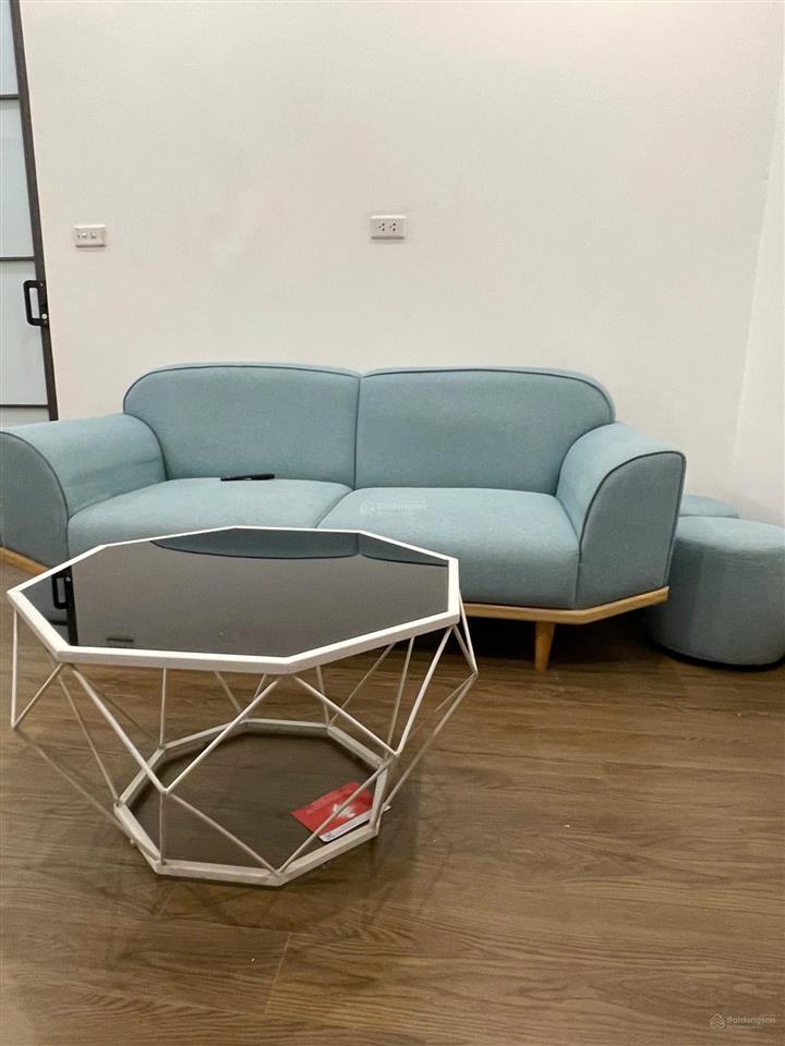 Cần bán căn chung cư đặng xá tầng cao. diện tích 70m2 gồm 3 phòng ngủ 2 wc đồ đạc cơ bản.