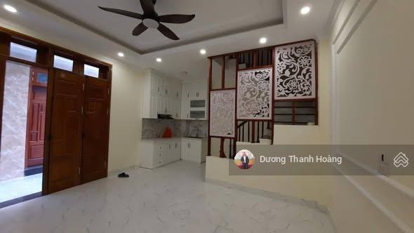 Cực hiếm bán nhà 5 tầng long biên , chỉ hơn 5 tỷ, ngõ nông , gần đường ô tô