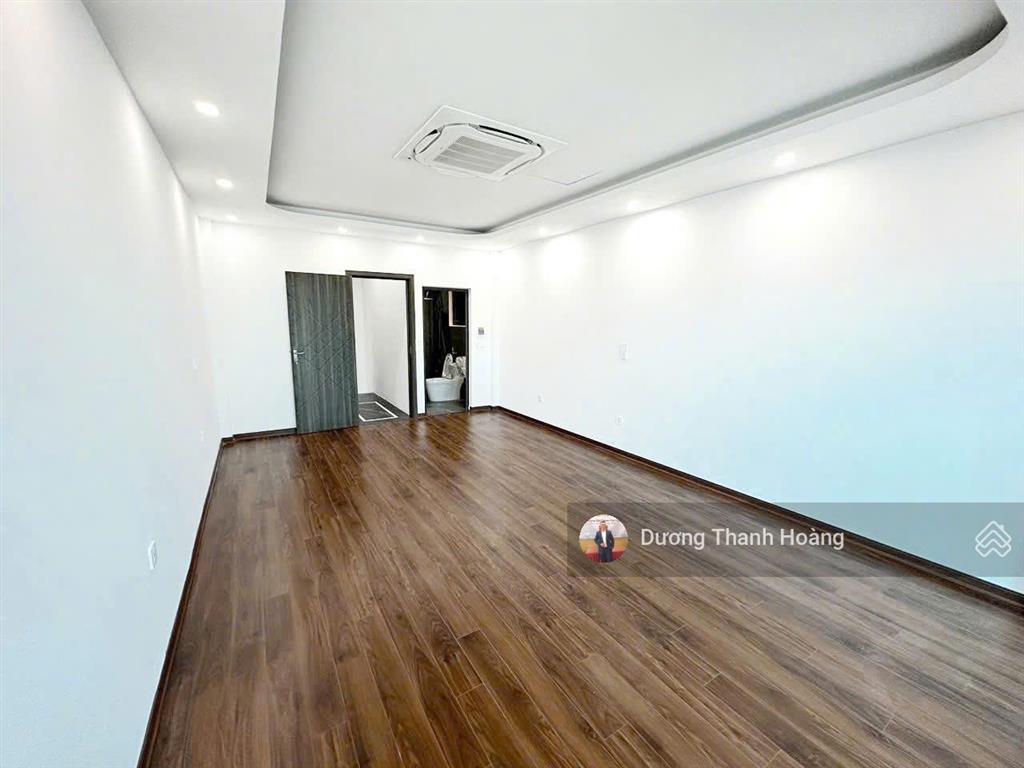 Bán nhà 58m2 x 6 tầng thang máy, mặt kinh doanh, phố đàm quang trung, long biên