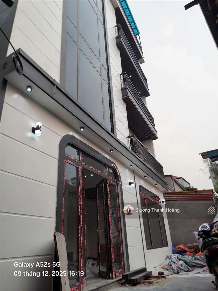 Nhà 50m2 x 6 tầng full nội thất, 50m ra hồ thạch bàn, tiện ích xung quanh bạt ngàn, giá hợp lý