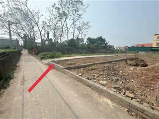 Bán lô đất 2 mặt tiền ô tô đỗ cửa đường thông ô tô tự nhiên  thường tín