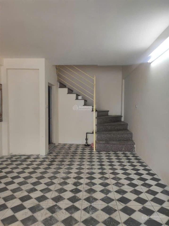 Bán nhà 3 tầng mặt chợ nông sản xã hồng vân giá chỉ 1 tỷ 380 triệu