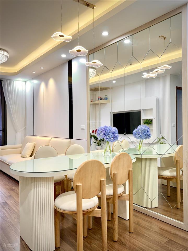 Chính chủ bán căn hộ 1pn  44m phố hoàng quốc việt