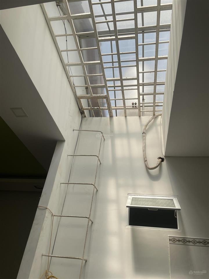 Bán nhà 1 trệt, 1 lầu, diện tích 138.5m2, cách biển chỉ 100m