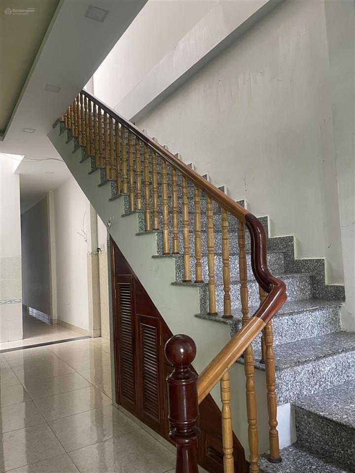 Bán nhà 1 trệt, 1 lầu, diện tích 138.5m2, cách biển chỉ 100m