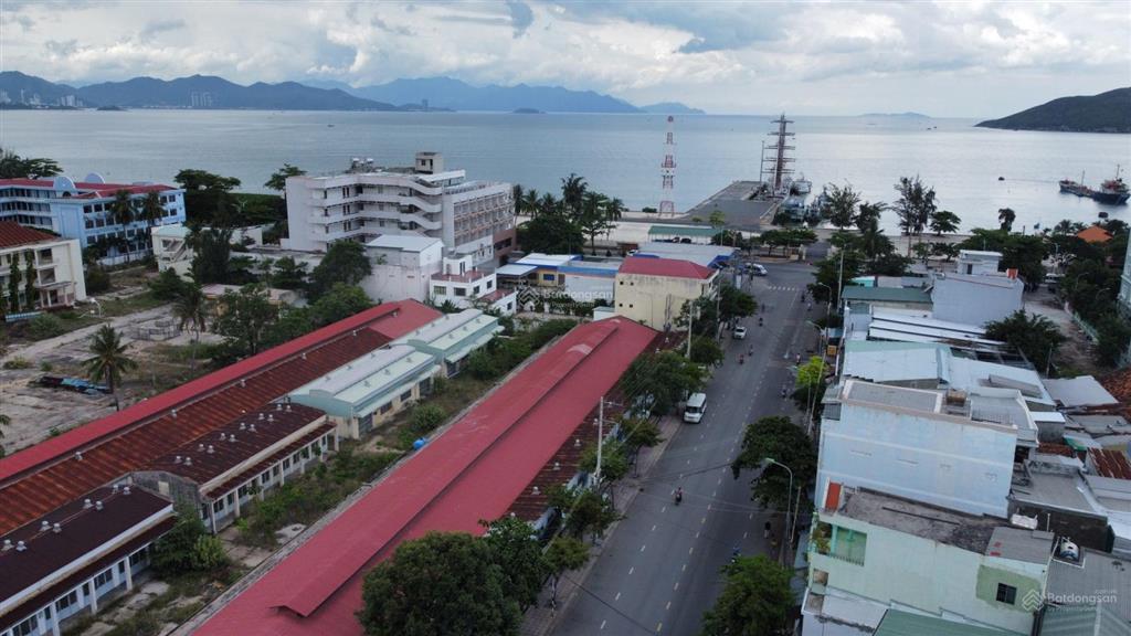 Bán nhà 1 trệt, 1 lầu, diện tích 138.5m2, cách biển chỉ 100m