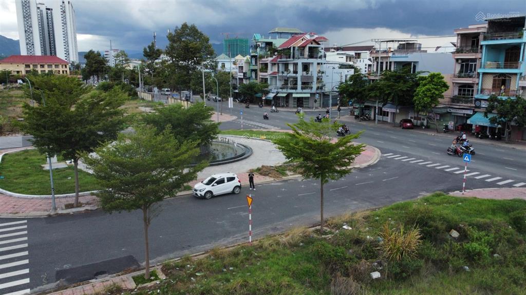 Bán nhà 1 trệt, 1 lầu, diện tích 138.5m2, cách biển chỉ 100m