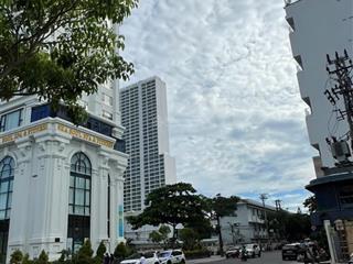 Bán nhà 3 tầng 68.2m2, hẻm ô tô, cách biển 100m