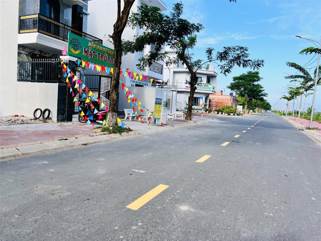 Giá chỉ 1 tỷ 750 triệu, lô 100m2 ngay cổng chính dự án garden riverside
