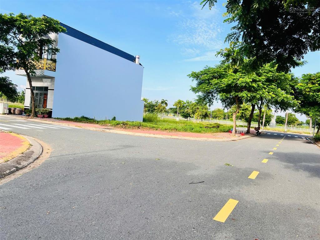 Giá chỉ 1 tỷ 750 triệu, lô 100m2 ngay cổng chính dự án garden riverside