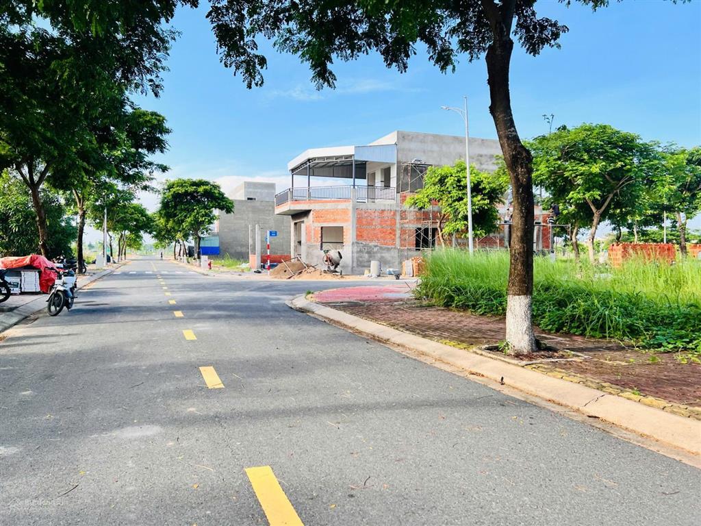 Giá chỉ 1 tỷ 750 triệu, lô 100m2 ngay cổng chính dự án garden riverside