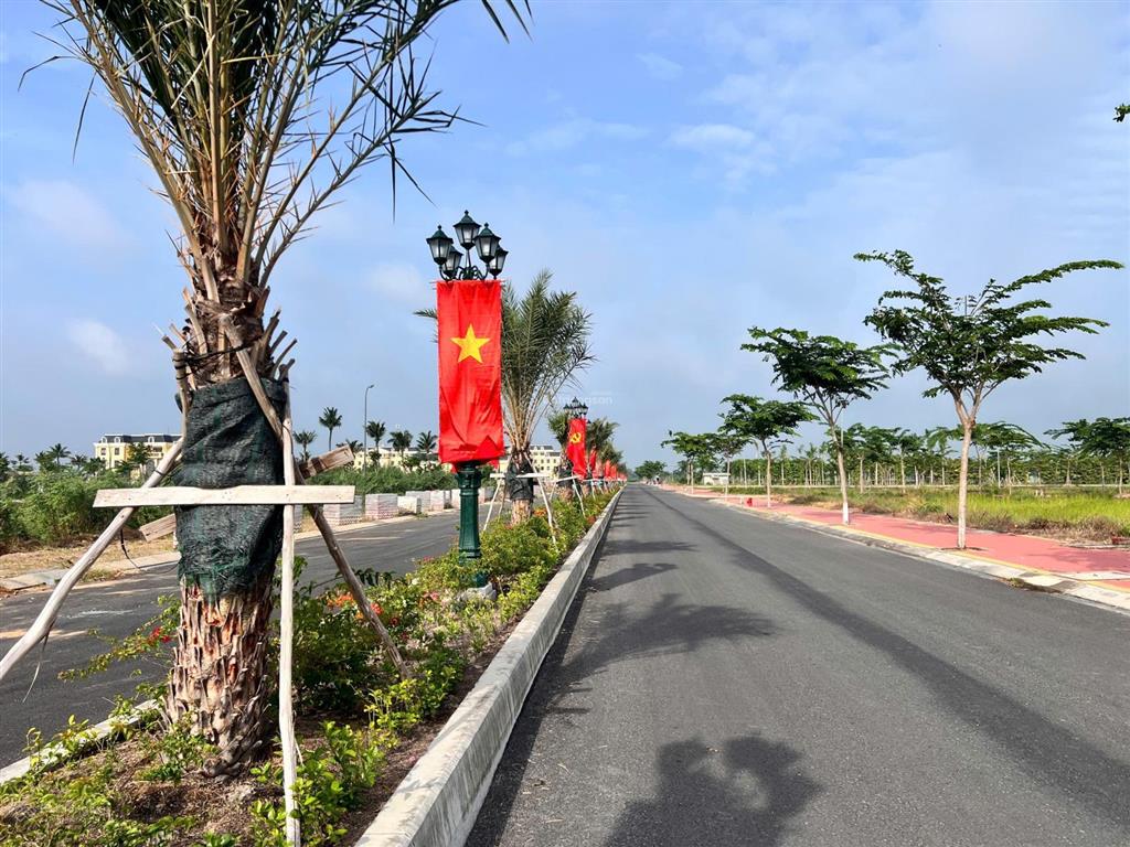Bán lô đất đối diện trung tâm hành chính & coopmart thủ thừa
