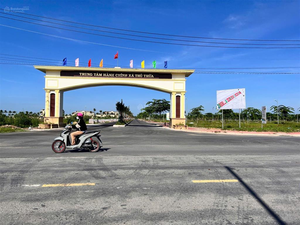 Bán lô đất đối diện trung tâm hành chính & coopmart thủ thừa