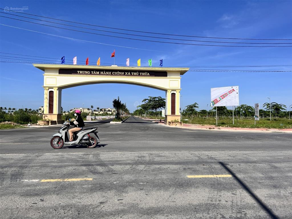 Nền 100m2 đối diện sân thể thao, cách tthc xã thủ thừa chỉ 50m