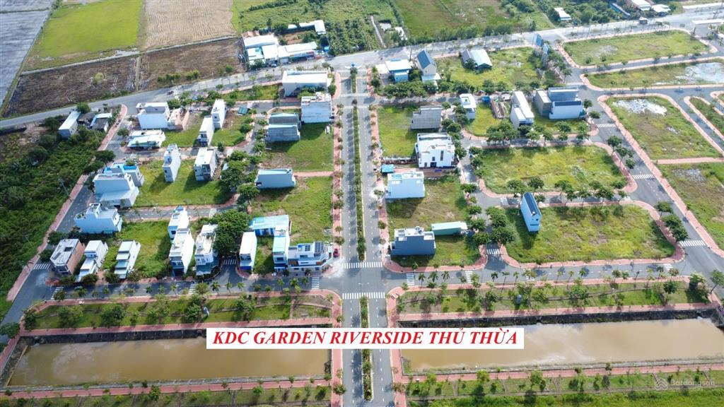 Nền 100m2 đối diện sân thể thao, cách tthc xã thủ thừa chỉ 50m