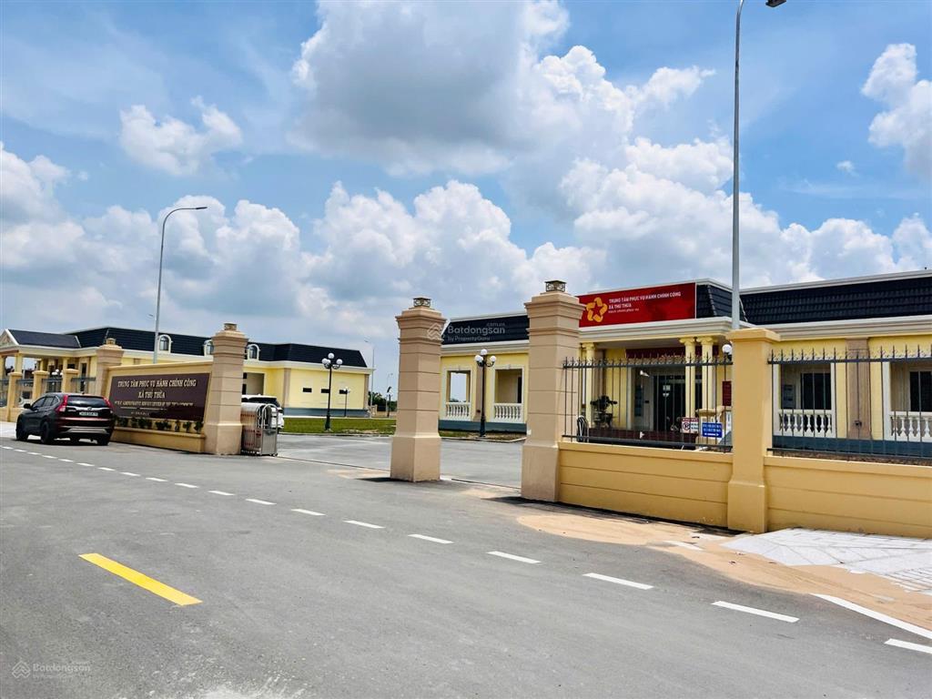 Nền 100m2 đối diện sân thể thao, cách tthc xã thủ thừa chỉ 50m