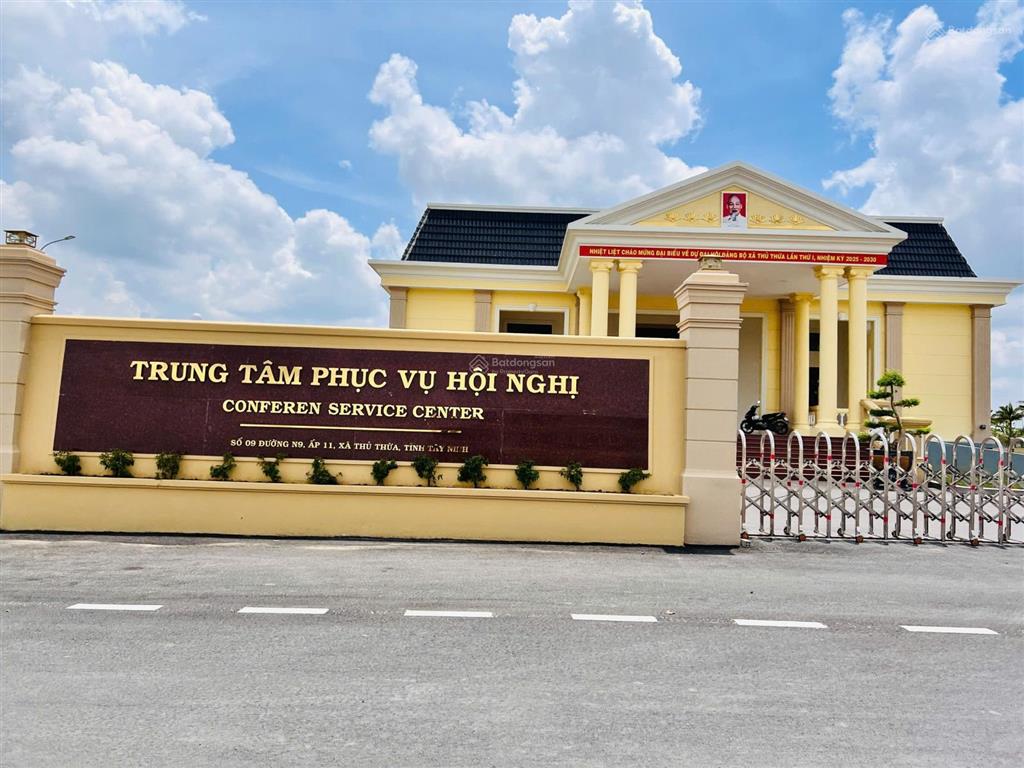 Nền 100m2 đối diện sân thể thao, cách tthc xã thủ thừa chỉ 50m