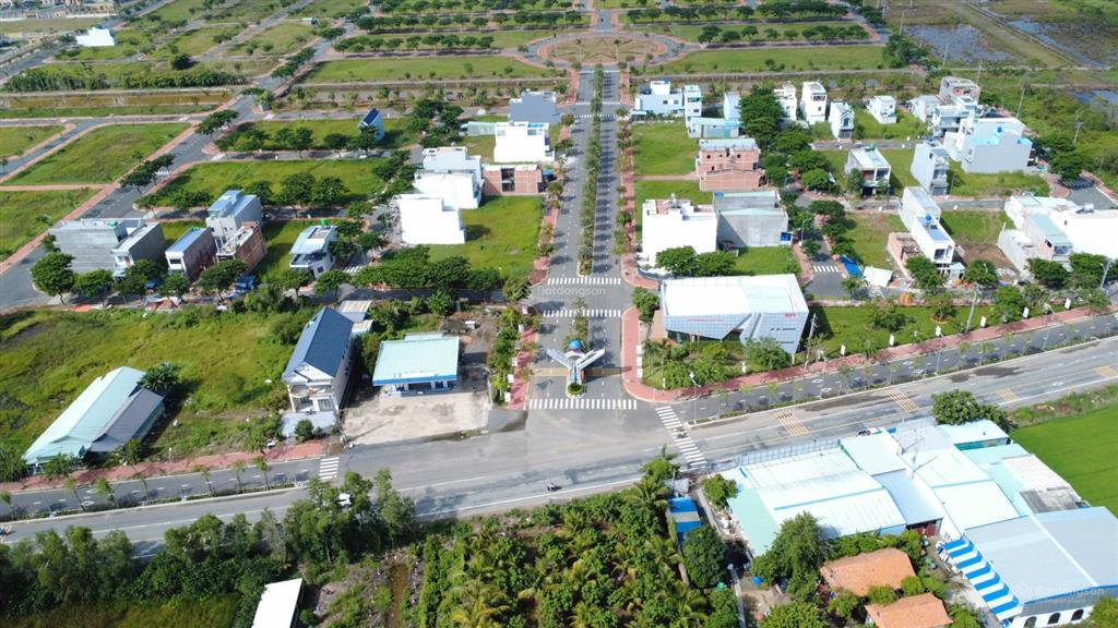 Bán nền đẹp đối diện công viên và kênh cảnh quan