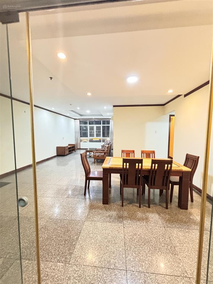 Cho thuê căn hộ giai việt q8 150m2 3pn 2wc ở ngay 16tr.  0907 778 ***