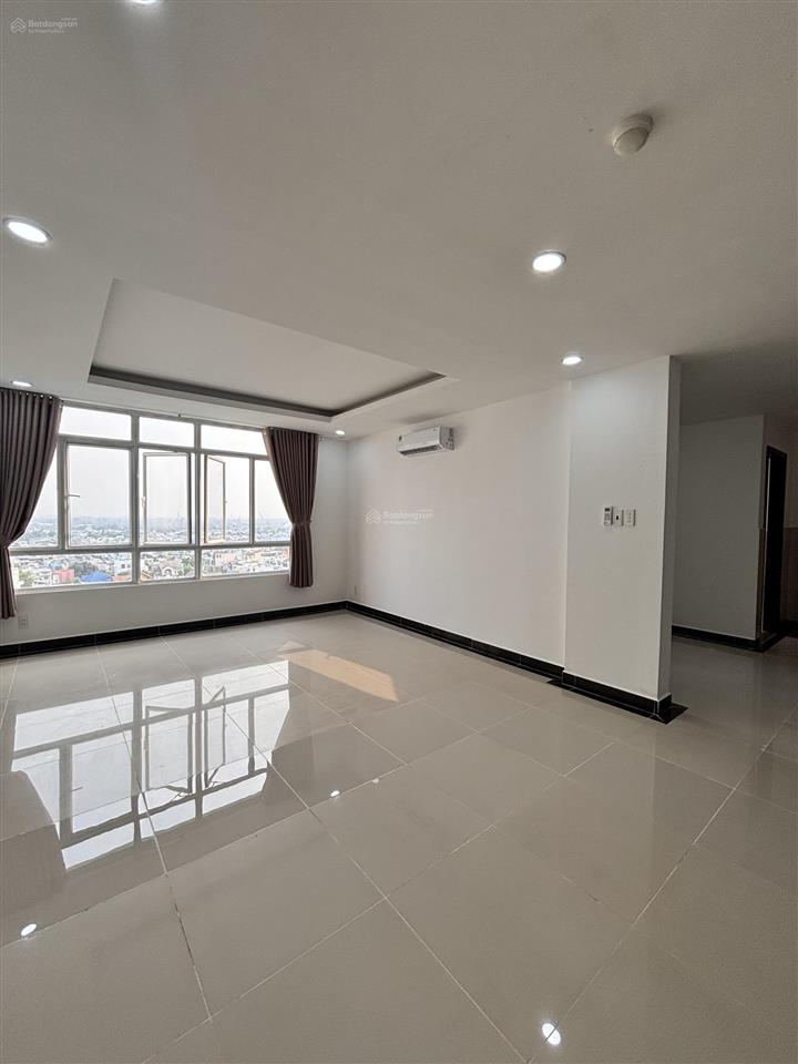 Cần bán căn hộ duplex giai việt q8 230m2 nhà mới đẹp tặng nội thất,7ty5.  0907 778 *** trinh
