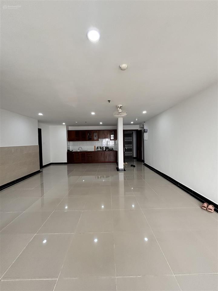 Cần bán căn hộ duplex giai việt q8 230m2 nhà mới đẹp tặng nội thất,7ty5.  0907 778 *** trinh
