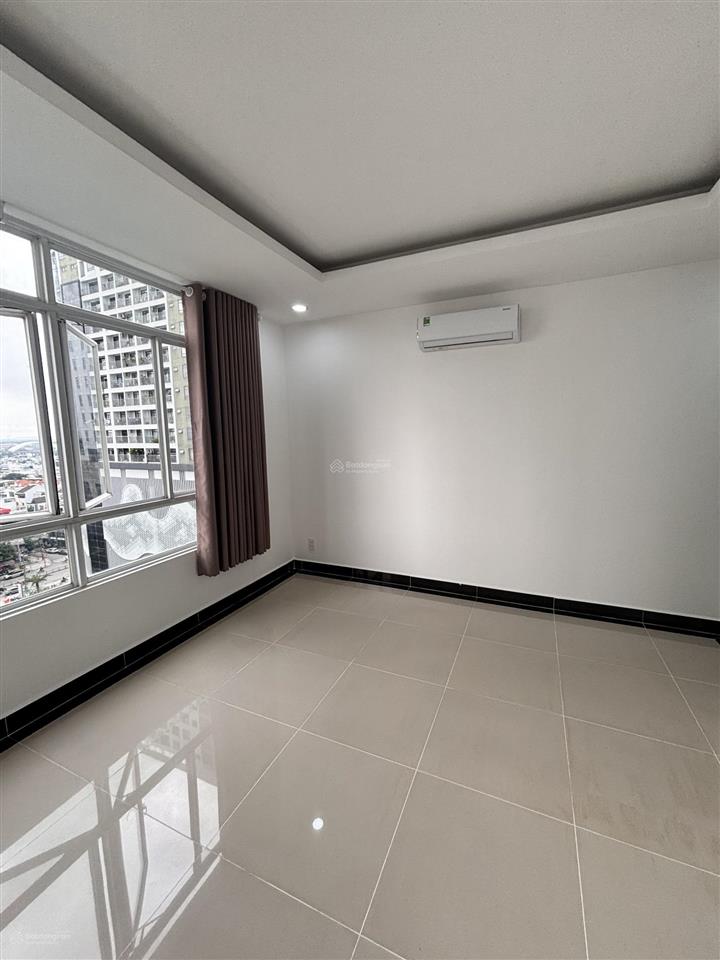 Cần bán căn hộ duplex giai việt q8 230m2 nhà mới đẹp tặng nội thất,7ty5.  0907 778 *** trinh