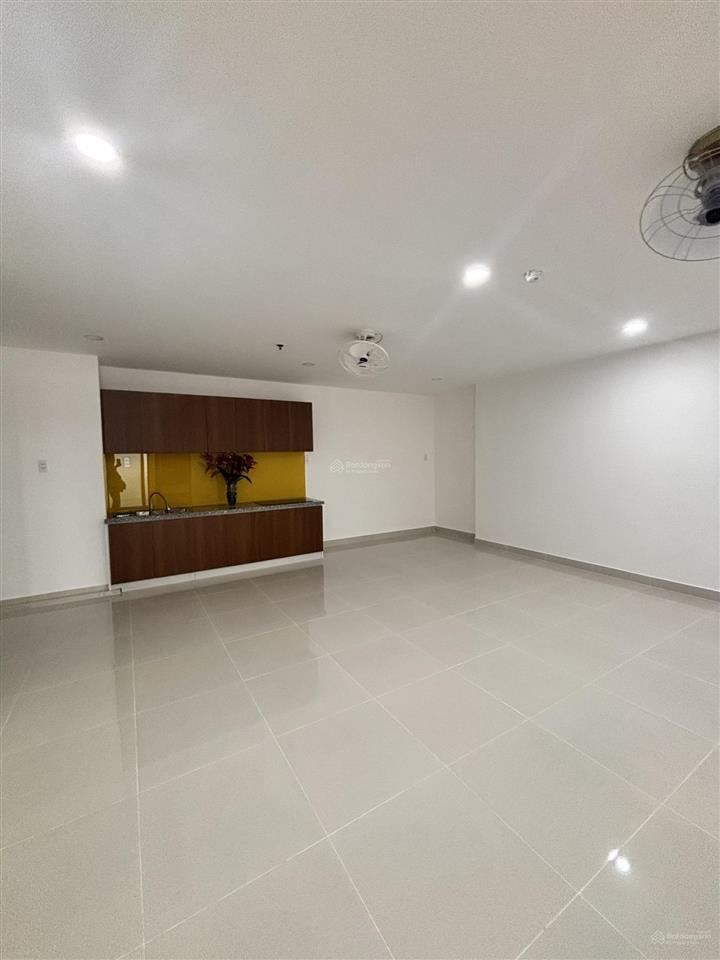 Cần bán căn hộ duplex giai việt q8 230m2 nhà mới đẹp tặng nội thất,7ty5.  0907 778 *** trinh