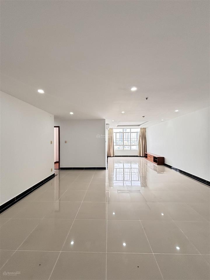 Cho thuê căn hộ giai việt q8 150m2 3pn nhà trống nhận ngay 15tr.  0907 778 ***