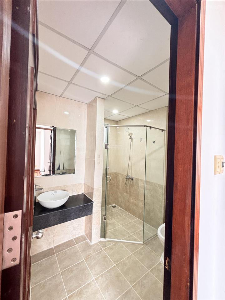 Cho thuê căn hộ giai việt q8 150m2 3pn nhà trống nhận ngay 15tr.  0907 778 ***