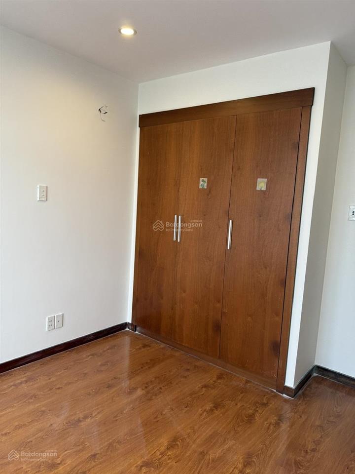 Cần bán căn hộ giai việt q8 115m2 2pn sổ hồng 5t2 lầu thấp.  0907 778 ***