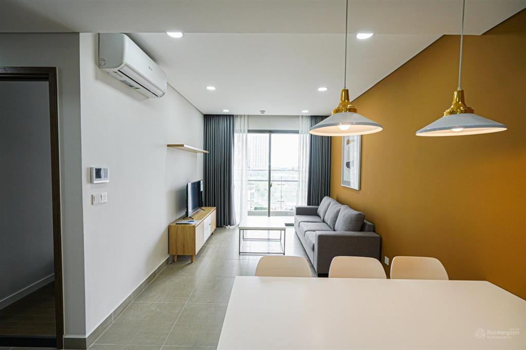 Bán gấp căn 2pn 2wc river panorama, nhà trống, mới hoàn toàn 4.2tỷ thương lượng bao thuế phí