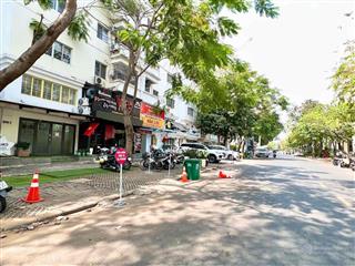 Cần bán nhà mt đường lê văn thiêm diện tích 222m2 giá 107 tỷ nội thất cơ bản