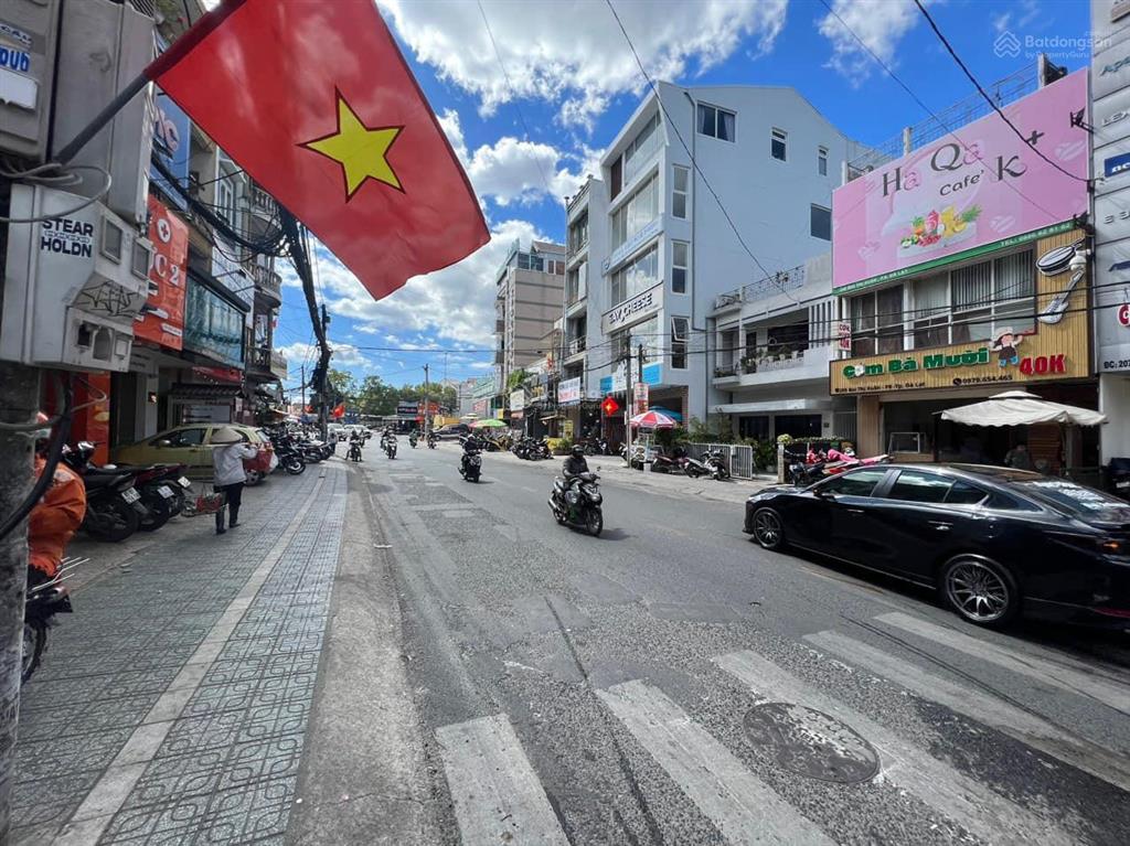 Bán nhà 22 tỷ, 150 m2 mặt tiền bùi thị xuân, tp đà lạt