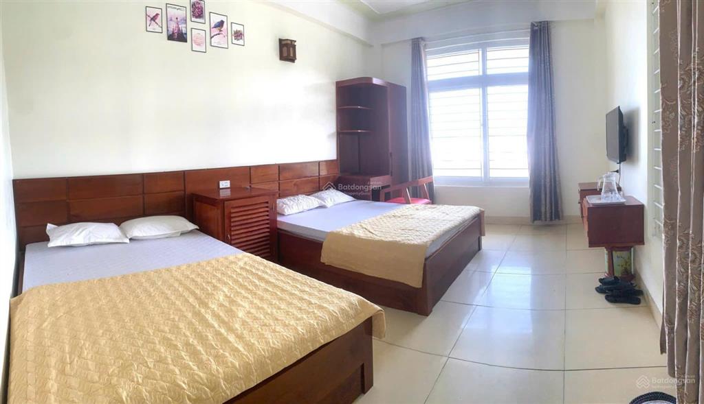 Chính chủ bán nhanh khách sạn 9 tầng, 54 phòng , cách biển 100m. gía 19,5 tỷ.