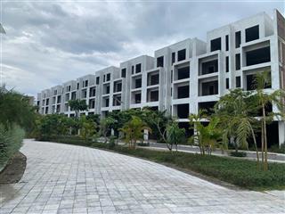 Chính chủ bán nhanh 2 căn liền kề góc xây thô làm khách sạn 30 phòng, view khu vui chơi. giá 8,5 tỷ